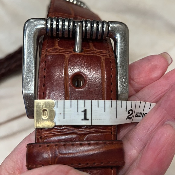 Women’s Saddle Brown Leather with Conchos Belt EUC - Picture 7 of 10